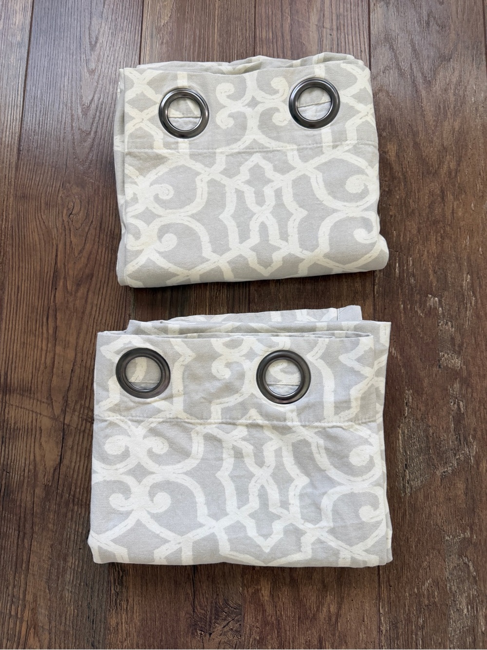 Natori Gray and White Trellis Grommet Curtain Panels Set of 2